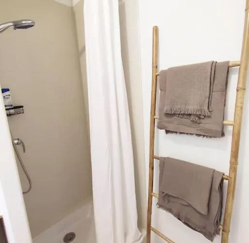 T1 Renove A דירה